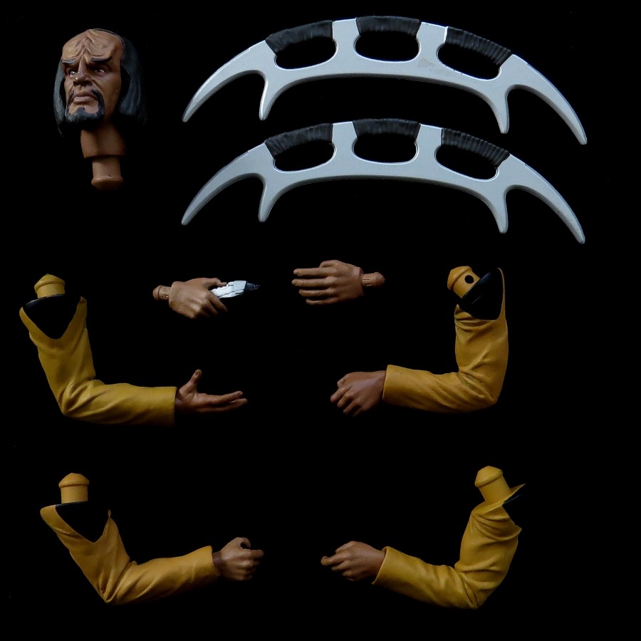 TNG Select: Worf extra Head, Armsets, Klingon Bat'Leths 